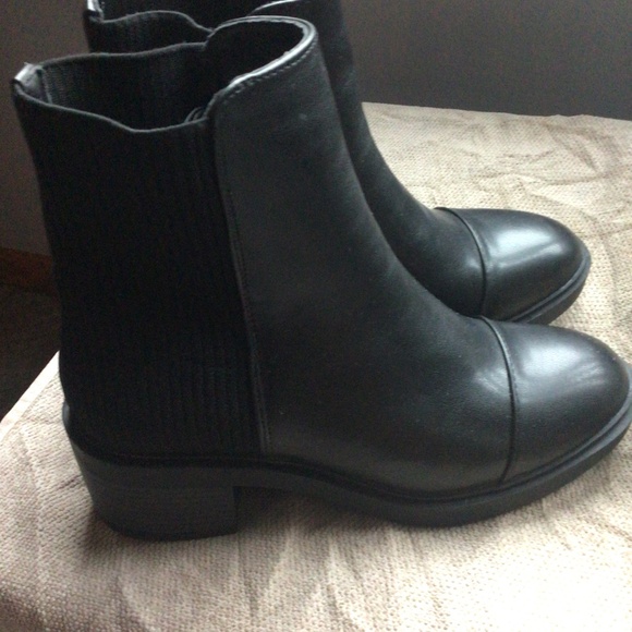 Black ankle boots - Picture 3 of 7